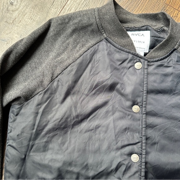 RVCA S Grey Quilted Jacket - Picture 7 of 9